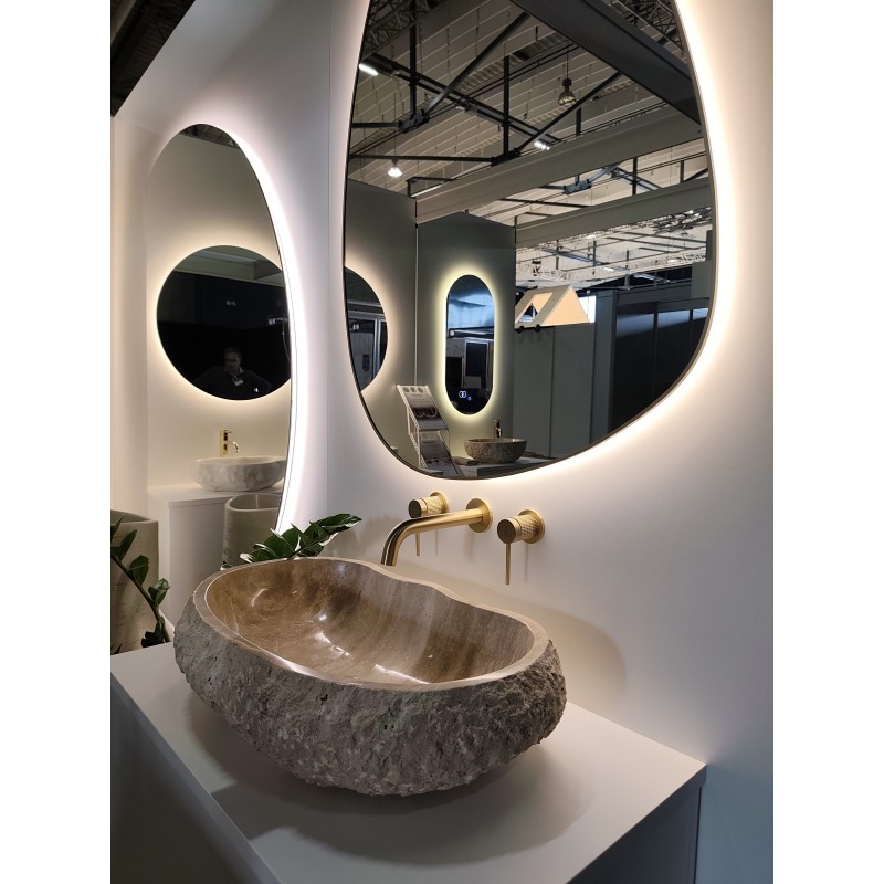 Asimetrično LED ogledalo z alu okvirjem v brushed gold barvi BigAlmond®