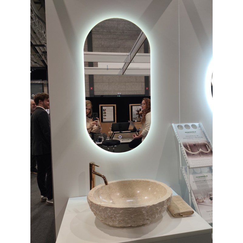 Ovalno ogledalo za kopalnico z LED osvetlitivijo