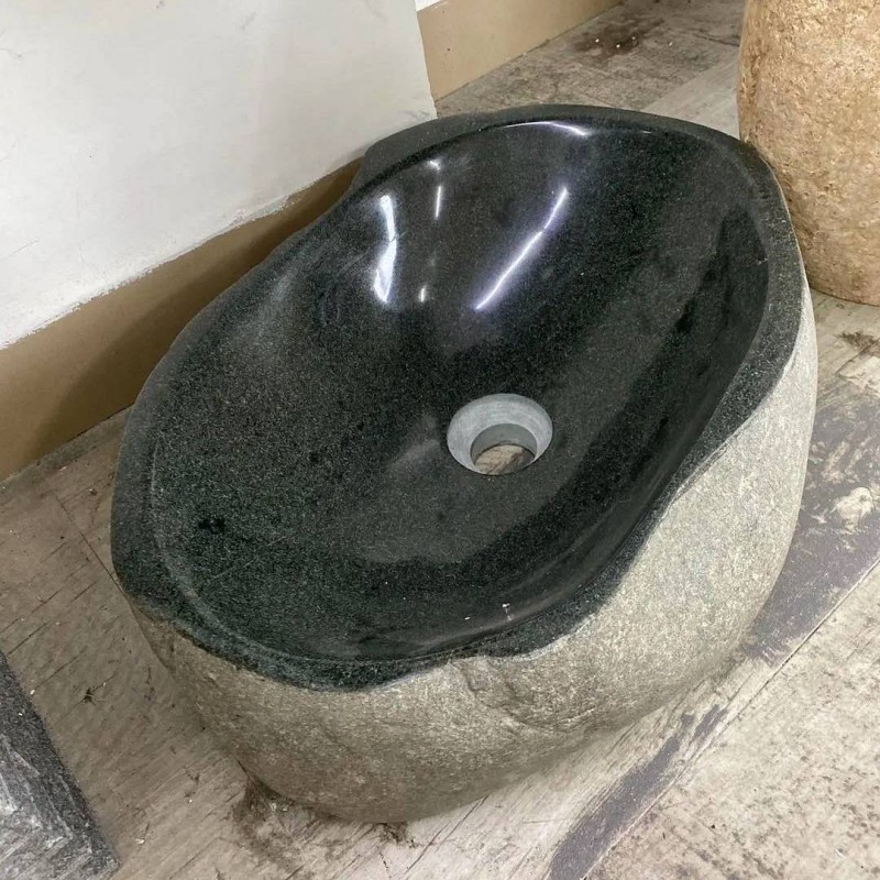 Kamniti umivalnik Riverstone black