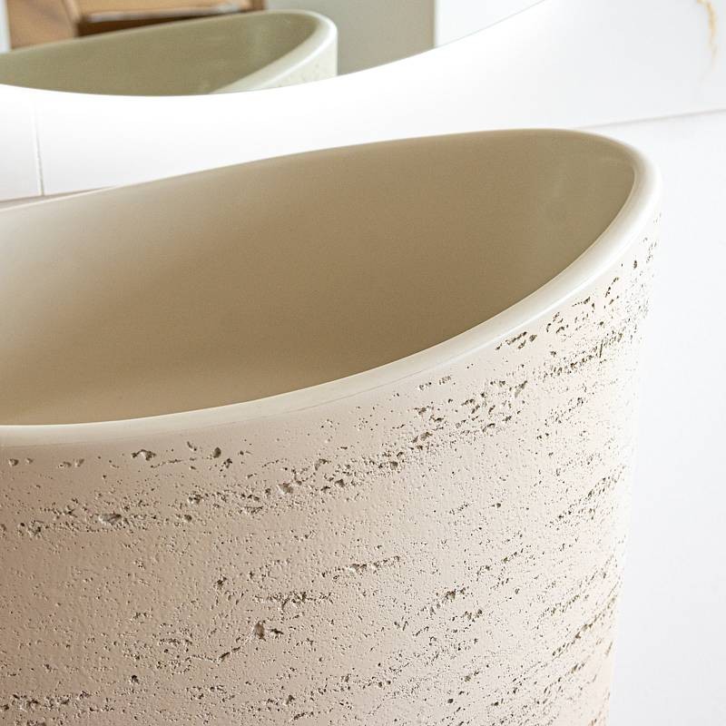 Samostoječi umivalnik iz umetnega kamna, videz bež traventin