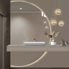 Veliko polkrožno ogledalo z osvetlitvijo