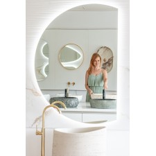 Veliko polkrožno ogledalo z osvetlitvijo