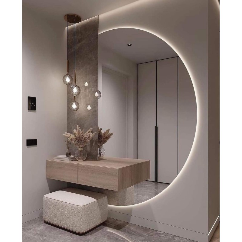 Veliko polkrožno ogledalo z osvetlitvijo