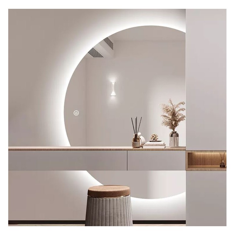 Veliko polkrožno ogledalo z osvetlitvijo