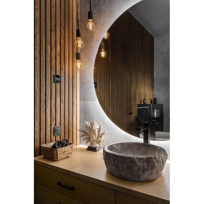 Veliko polkrožno ogledalo z osvetlitvijo