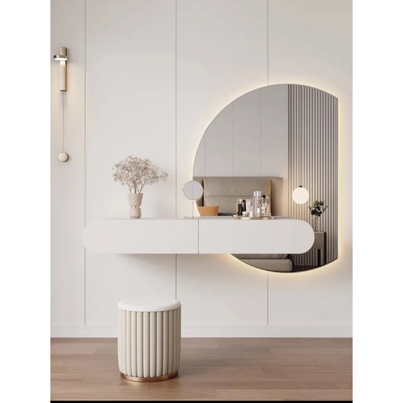 Veliko polkrožno ogledalo z osvetlitvijo