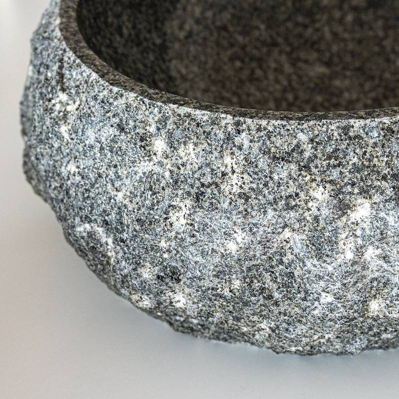 Kamniti umivalnik zunanja površina