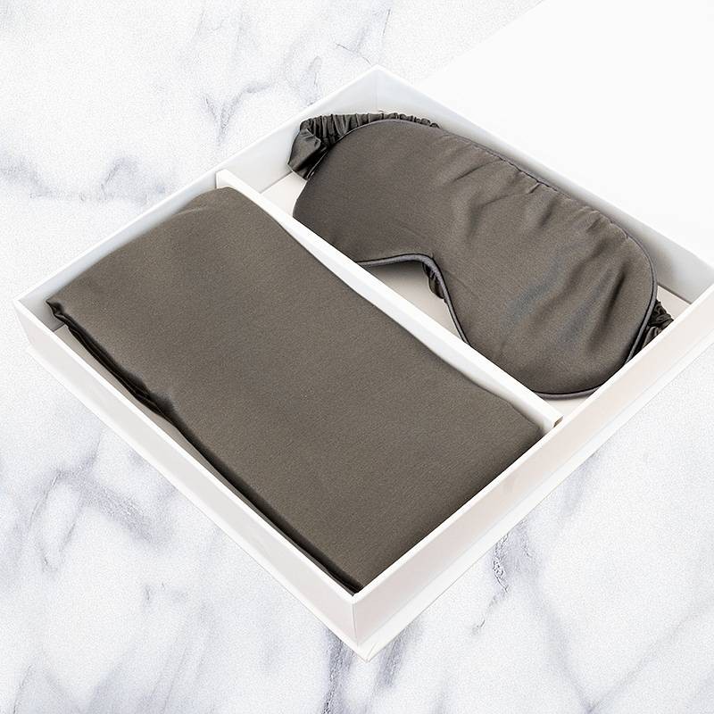 Komplet svilena prevleka za vzglavnik in spalna maska za oči črno siva